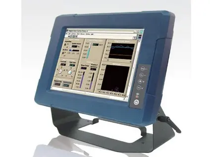 R10L100-VMM3 Winmate, monitor do vozidla